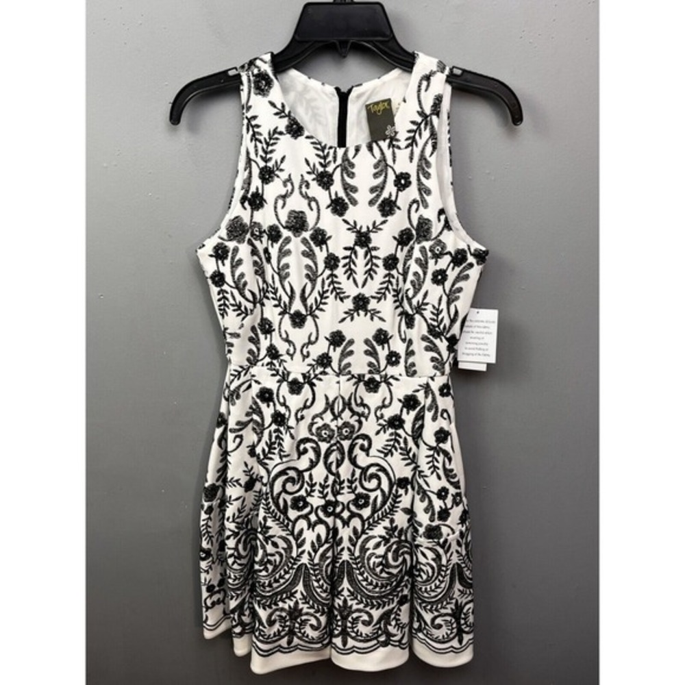 Taylor Embroidered Sequin Fit and Flare Dress Ivory Black Womens 4 NEW